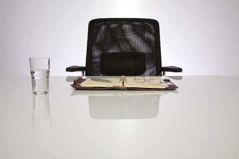 Durch eine extreme Schieflage bedingt durch die allgemeine Wirtschaftskrise beauftragte
ich Herrn Schulz mir Wege aufzuzeigen um diese Existenz bedrohende Krise zu meistem.
In k�rzester Zeit und mit hohem pers�nlichem Einsatz zeigte Herr Schulz mir Mittel und Wege
auf um aus dem "Tal der Tr�nen" heraus zu kommen.
Nach nur drei gemeinsamen Tagen erarbeiteten wir ein tragfahiges Konzept um die Firma
vor der Insolvenz zu retten.

apparate- u. ger�tebau - dreherei