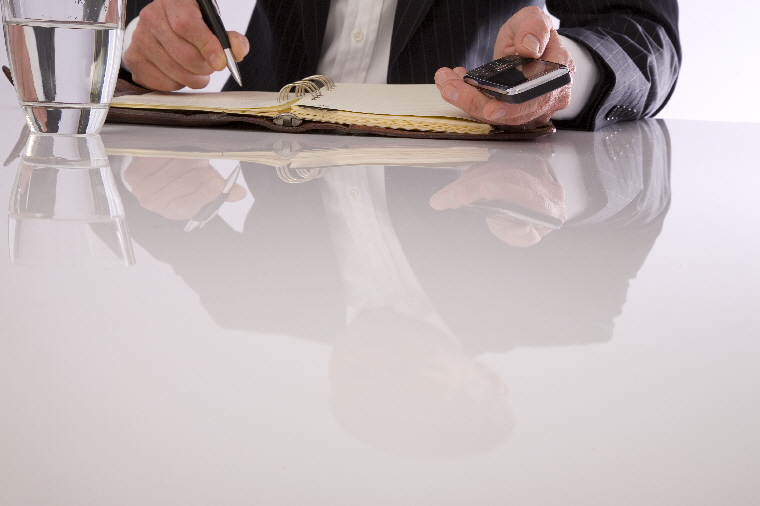 Die Unternehmens Ergebnisse wurden konsolidiert, die weitere Entwicklung aufgrund des Zahlenmaterials vorgenommen.
Aufgrund einer sorgf�ltigen und ausgewogenen Analyse des Betriebsergebnisses der " Gruppe " wurde L�sungen unter Einbeziehung der Gesch�ftsfuhrung der Gruppe erarbeitet.
�ber die einzelnen Schritte fertigte Herr Schulz Zwischenberichte an. Da die Gesch�ftsfuhrung w�nschte, dass die aufzuwendende Beratungshonorare bezuschusst werden
sollen leistete Herr Schulz hier zus�tzliche Hilfe.
Wir haben in Herrn Schulz einen sehr intensiv und genau arbeitenden Berater erlebt, der sich auch unter schwierigen Situationen
und zeitlichem Druck bew�hrt hat.
Wir bedanken uns bei Herrn Schulz f�r die hervorragende Arbeit.

Internationale Spedition