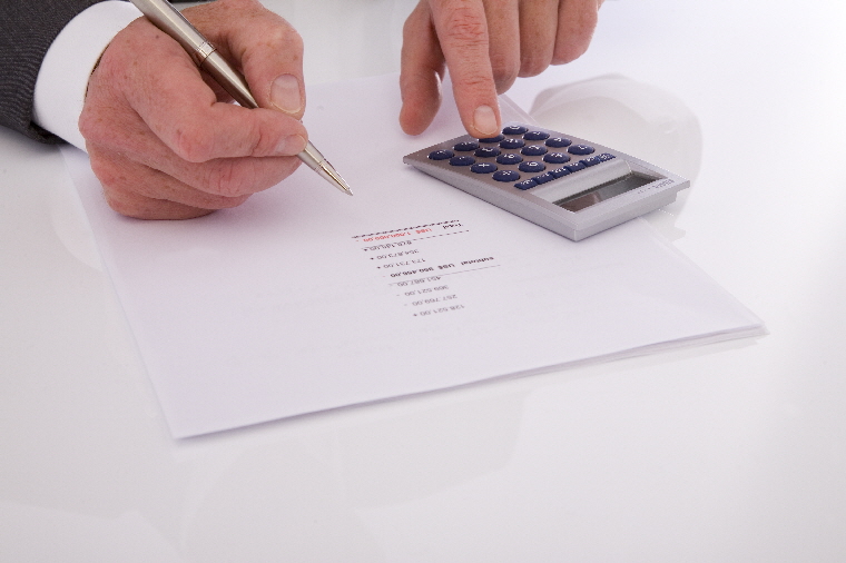 Anschaulich und mit hoher Kompetenz konnte uns Herr Schulz die Situation unserer Firma darlegen.
Bei verschiedenen Gespr�chen und Arbeitsphasen wurden in guter Atmosp�hre die Probleme konsequent analysiert und konstruktive Vorschl�ge erarbeitet. Wir sind zuversichtlich, mit Hilfe seines Beratungsberichts momentane Schwachstellen erfolgreich zu schlie�en.

Industriedienstleistungen